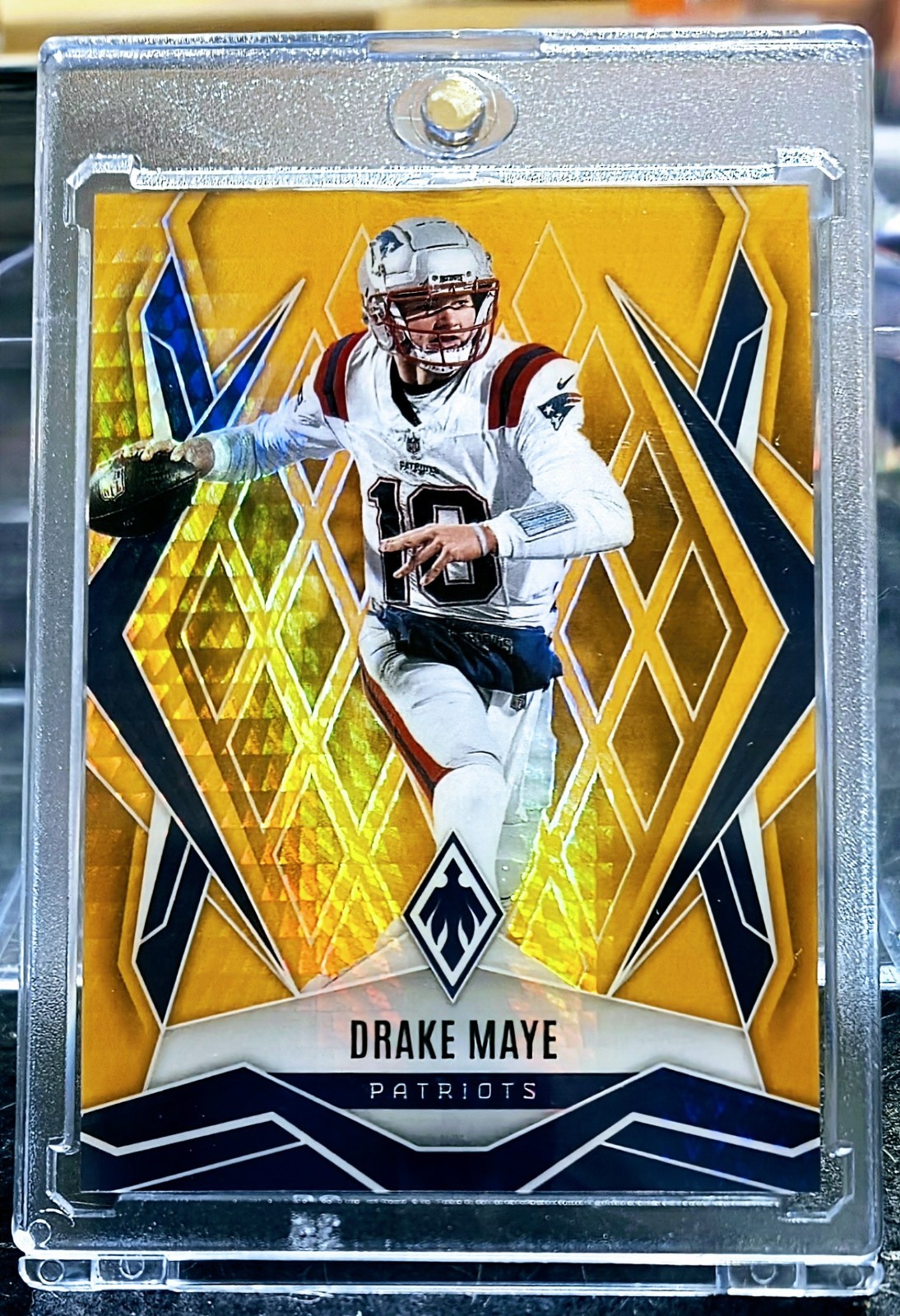 2025 Panini Phoenix – Drake Maye #111 Gold Hyper 01 / 10